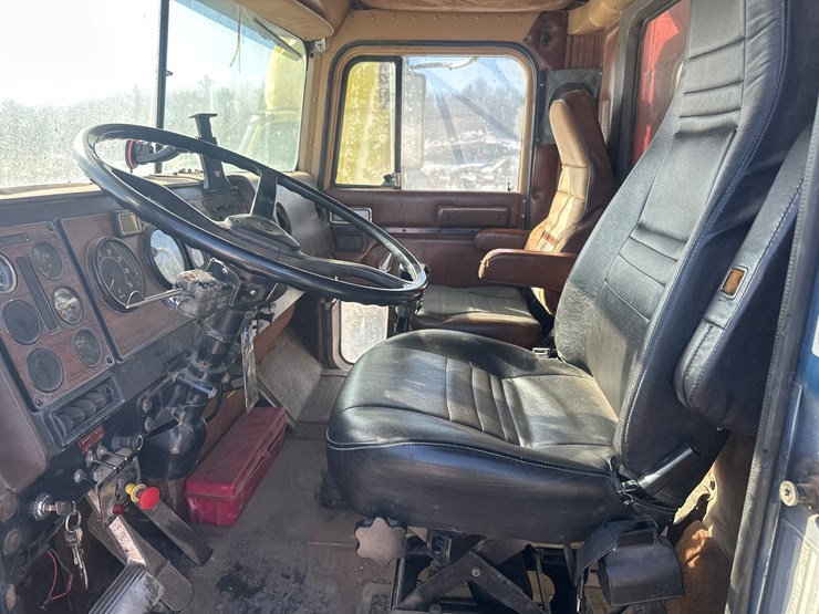 1986-international-f9370-image-23