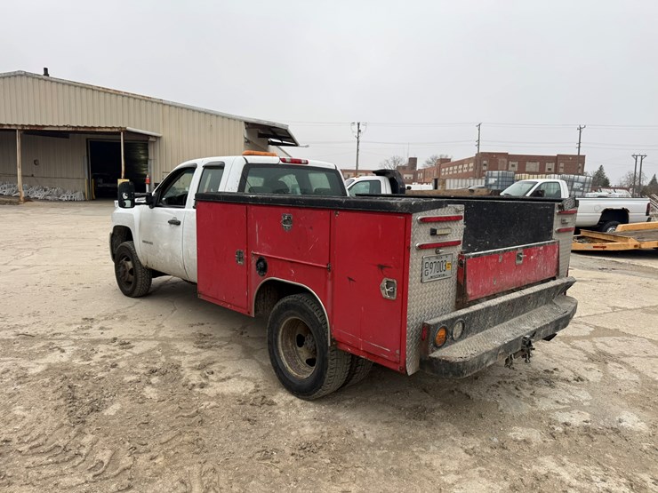 2012-chevrolet-3500-image-7