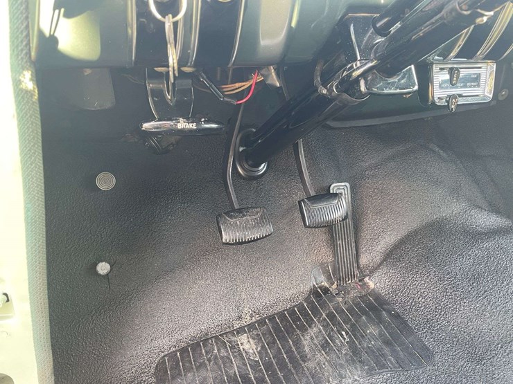 1953-ford-customline-sedan-image-50