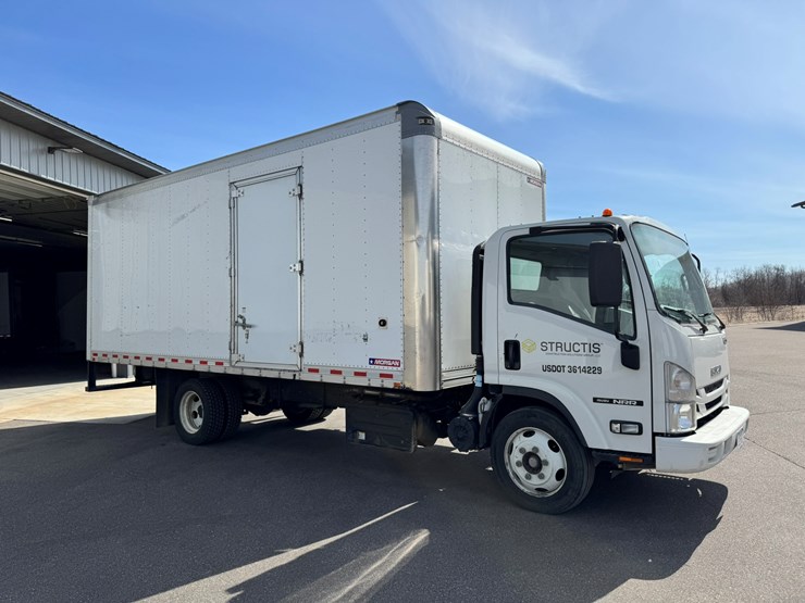 2019-isuzu-nrr-image-7