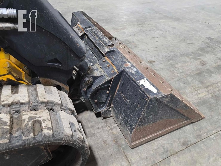 2022-jcb-3ts-8t-image-11