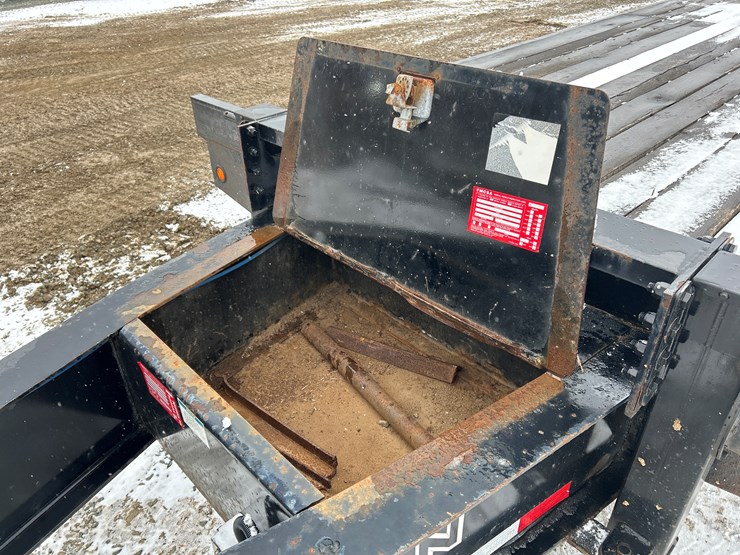 2020-massey-ferguson-8-image-15