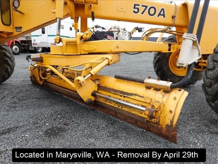 1975-deere-570a-image-2