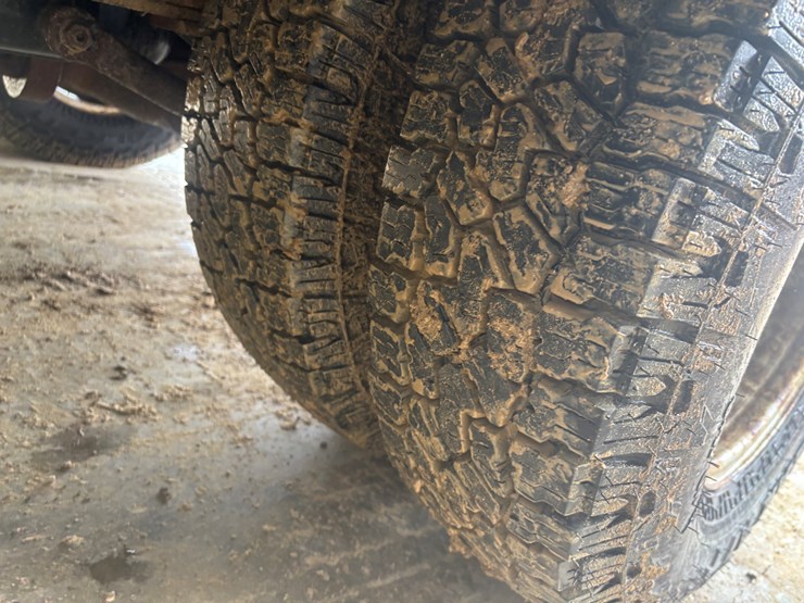 2013-chevrolet-3500-image-78