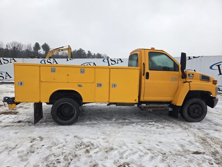 2005-massey-ferguson-8-image-6