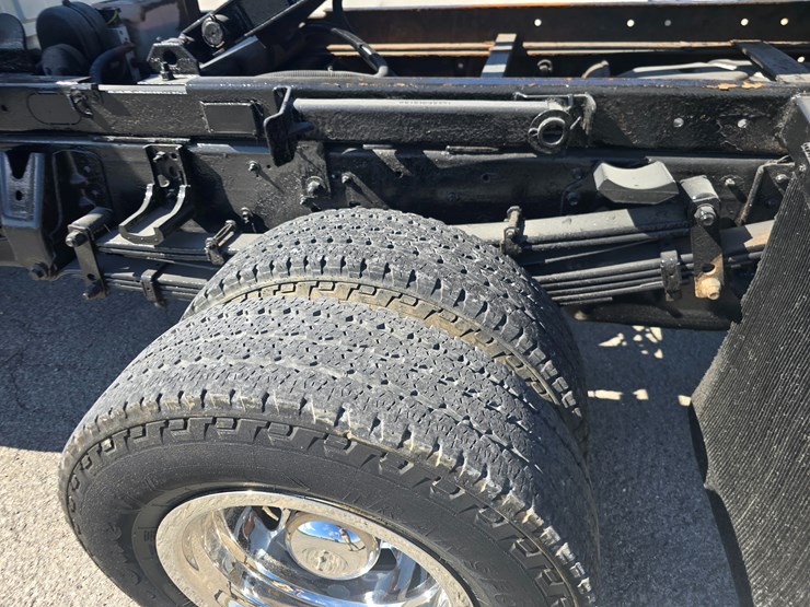 2019-chevrolet-silverado-3500-image-71