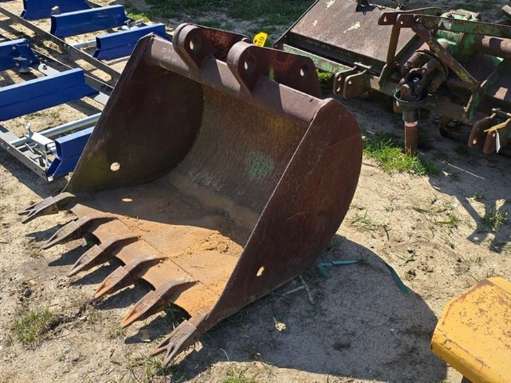 john-deere-310-image-1