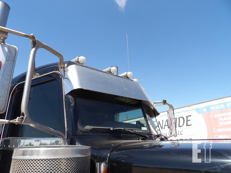 2008-peterbilt-389-image-21