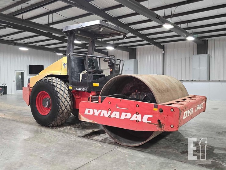 2011-dynapac-ca250d-ii-image-2