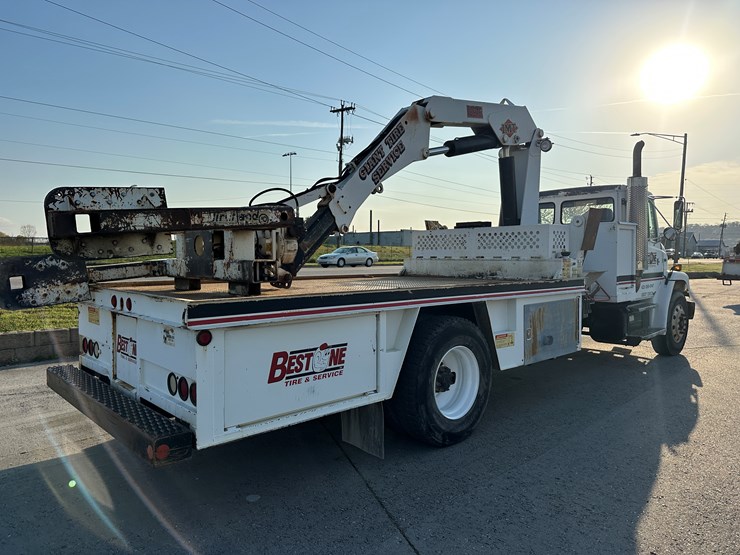 freightliner-fl70-image-5