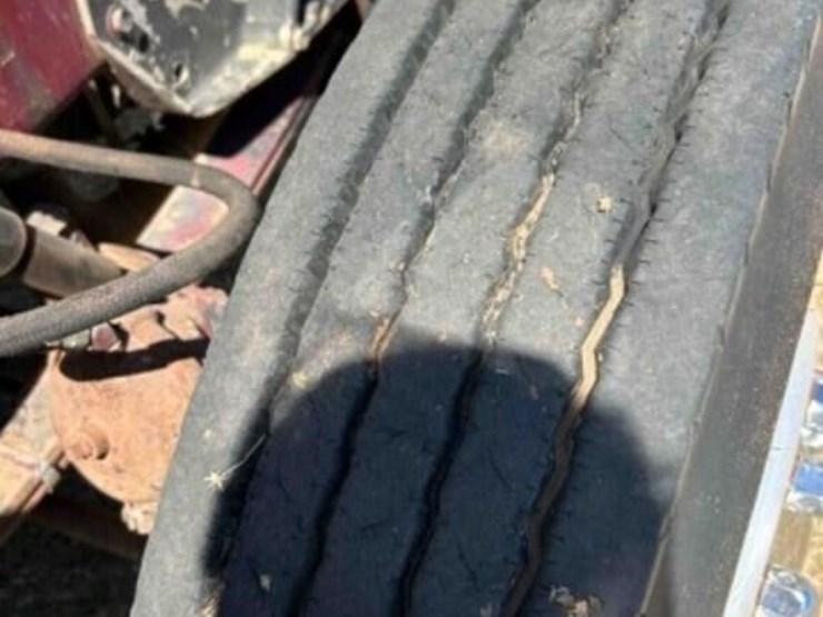 1989-peterbilt-379-image-12