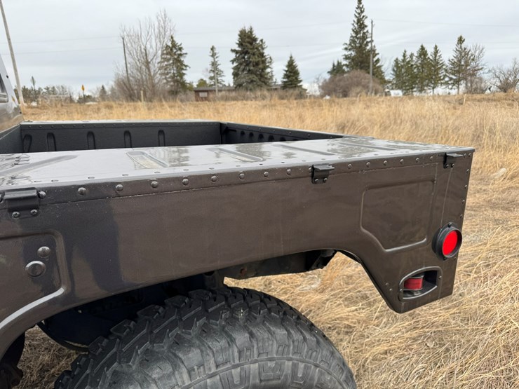 #2246-•-2001-american-general-4x4-hummer-image-15