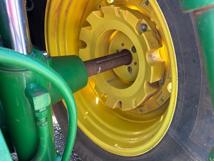 2013-john-deere-7200r-image-10