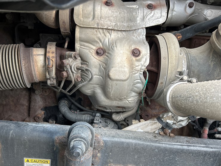 2017-massey-ferguson-8-image-43