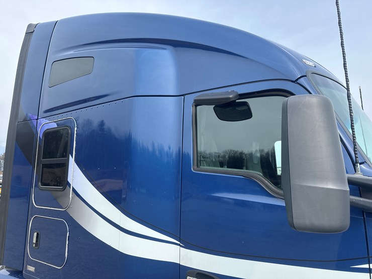 2020-kenworth-t680-image-17