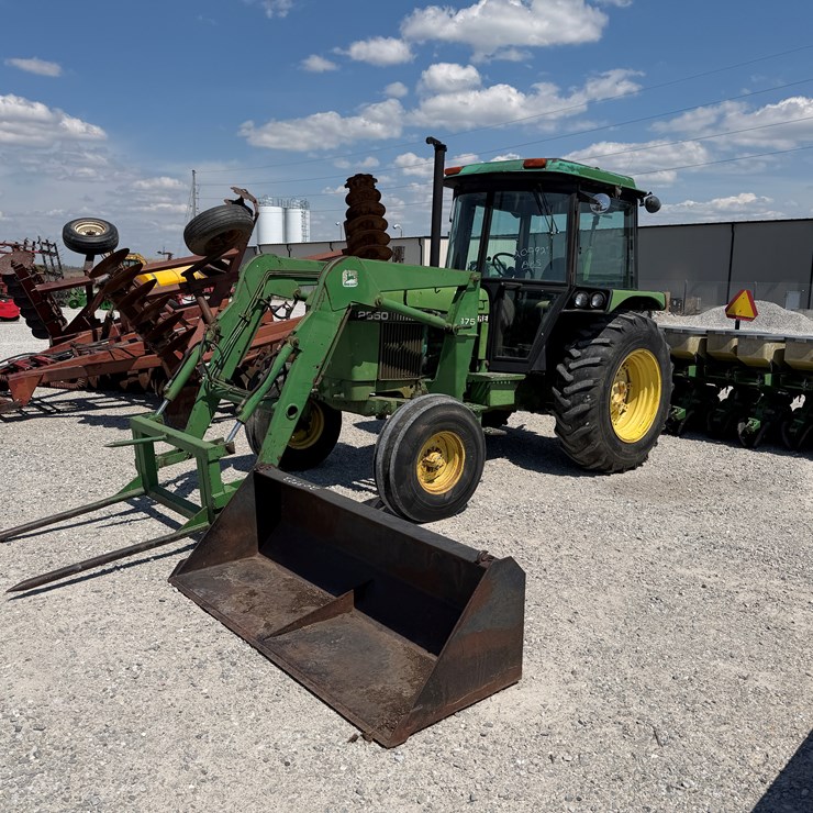 1984 JOHN DEERE 2550