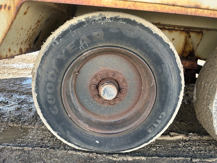 #60115-•-ingersoll-rand-1070-towable-air-compressor-image-73