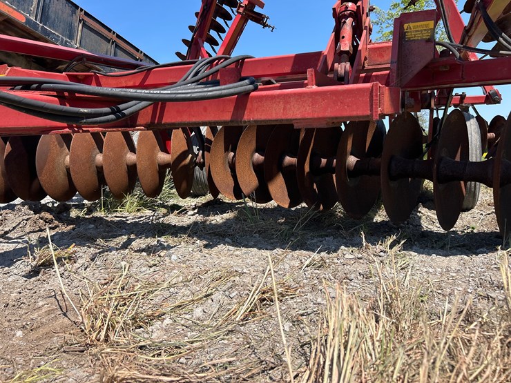 case-ih-3900dh-image-8