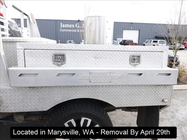 2011-chevrolet-3500-image-29