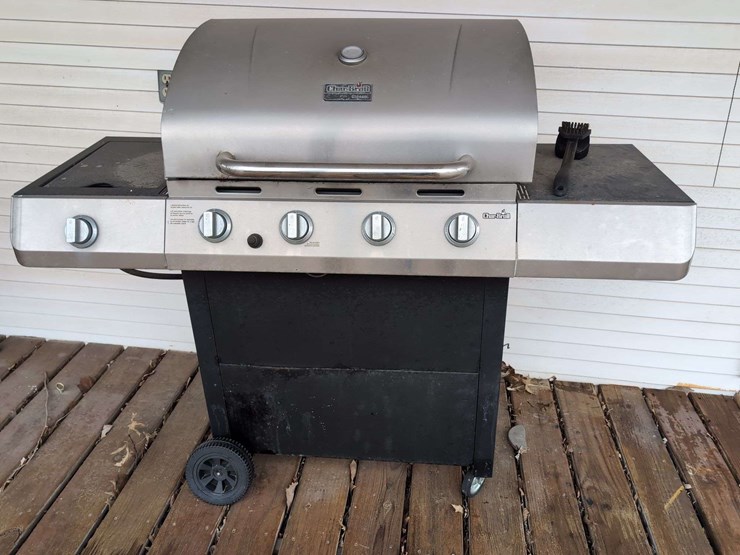 char-broil-classic-c-453-gas-grill-image-2