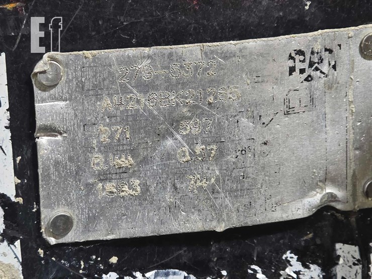 2020-caterpillar-249d-image-17