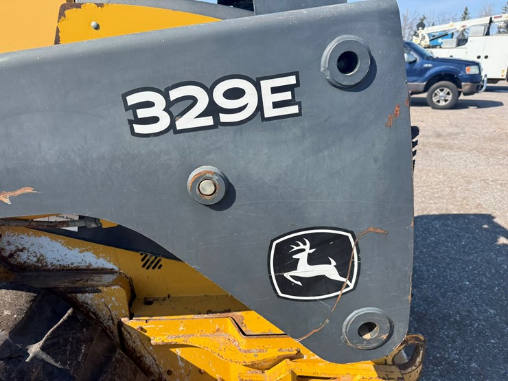 deere-329e-image-15
