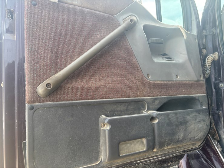 1999-sterling-l9513-image-41