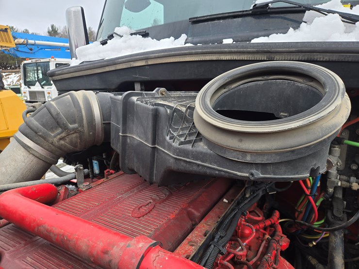 peterbilt-579-image-59