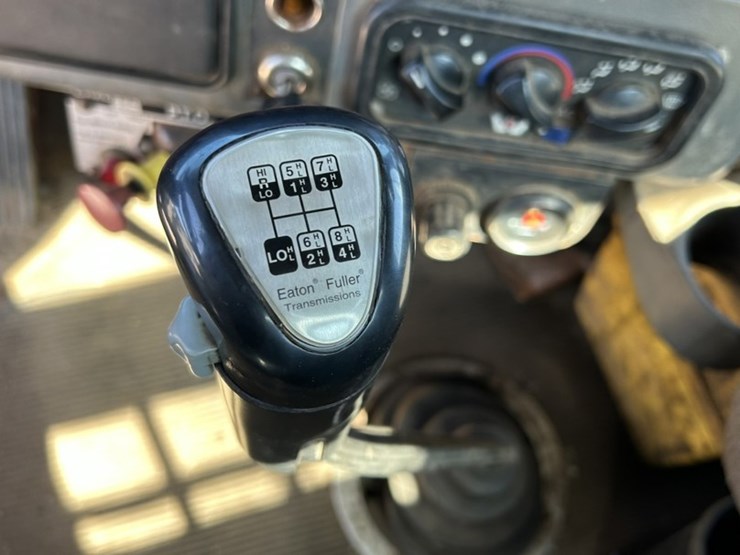 #1114-•-2005-western-star-tri-axle-heavy-haul-truck-tractor-image-61