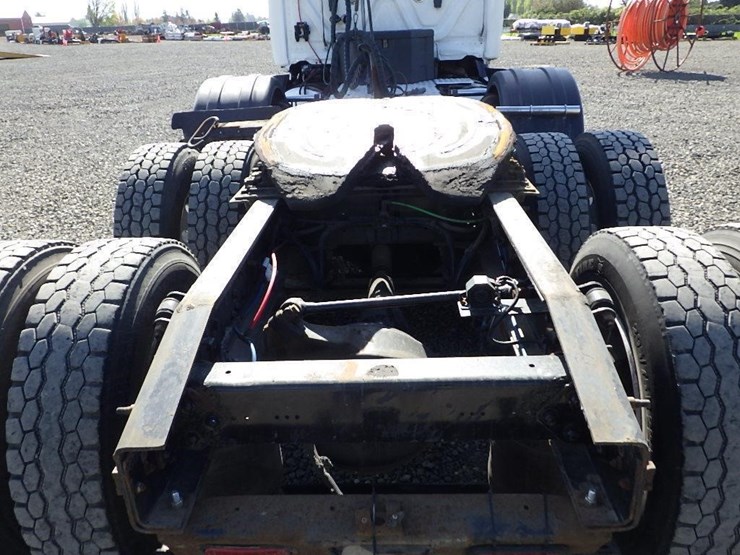 2018-freightliner-cascadia-125-image-9