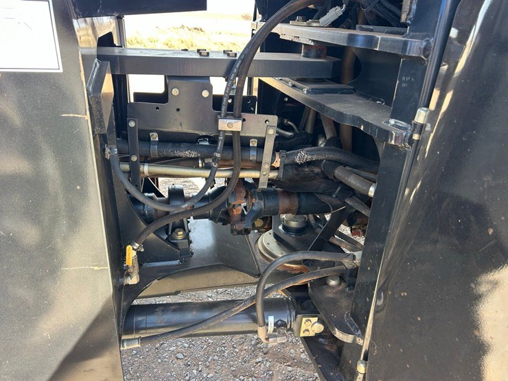 2010-new-holland-t9020-image-13