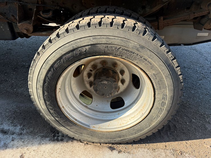 2012-ford-f550-xl-image-44