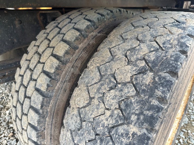 2000-gmc-t6500-image-67