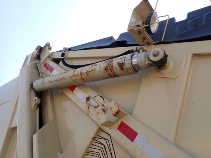 2017-western-star-4700sb-image-80