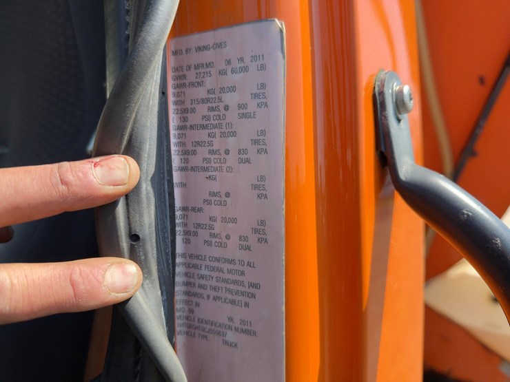 2012-international-7600-image-28