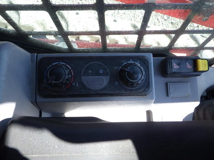 2024-kubota-svl75-3-image-20