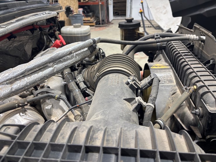 #2331-•-2022-chevrolet-5500-hd-flatbed-truck-image-27