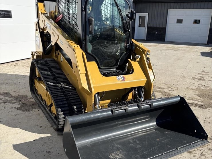 2020-caterpillar-259d3-image-1