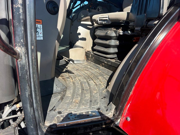 2019-case-ih-farmall-120u-image-28