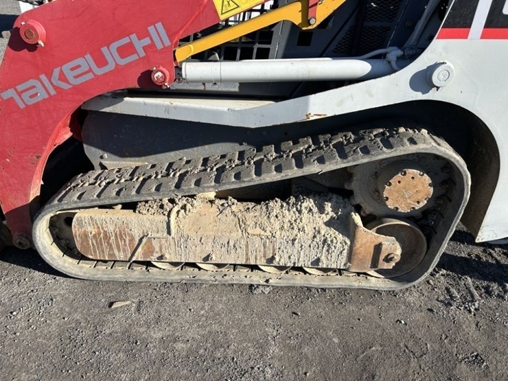 2016-takeuchi-tl8-image-17