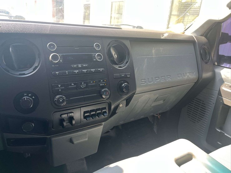 2014-ford-f350-image-17