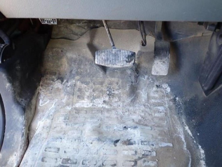 2016-ford-f350-xlt-image-14