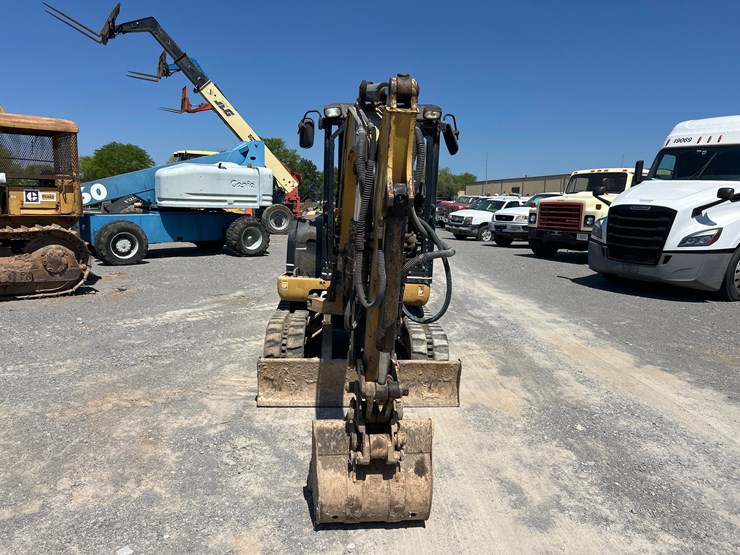 caterpillar-302.5-image-8