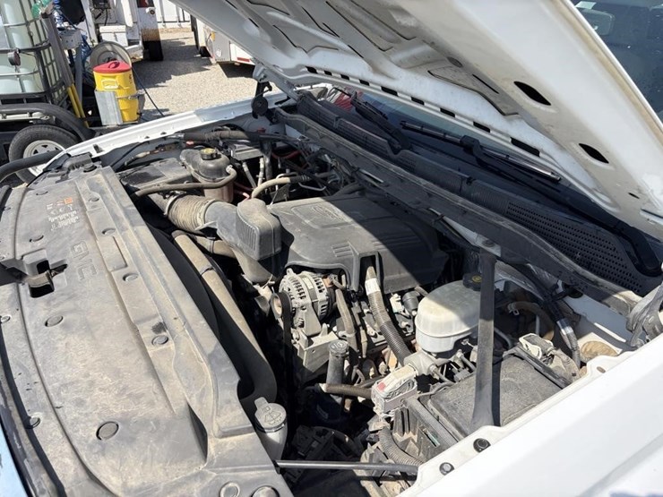 2017-gmc-sierra-3500-image-7