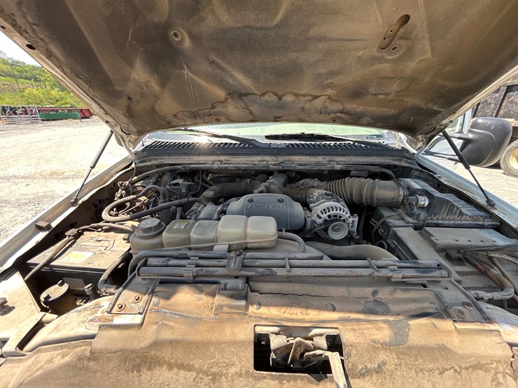 2002-ford-f550-image-16