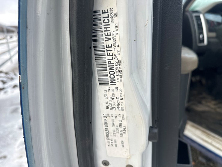 2012-massey-ferguson-8-image-75