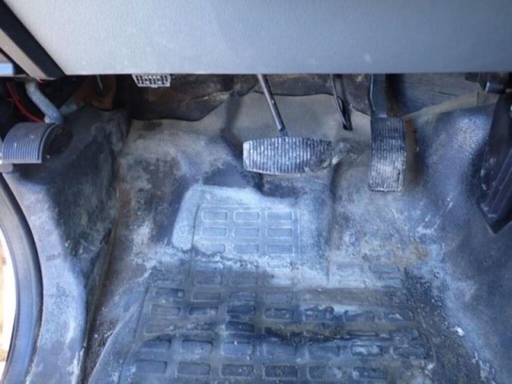 2016-ford-f350-xlt-image-14