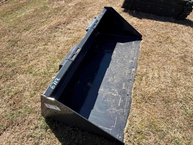 wolverine-80”-skidsteer-bucket-image-4