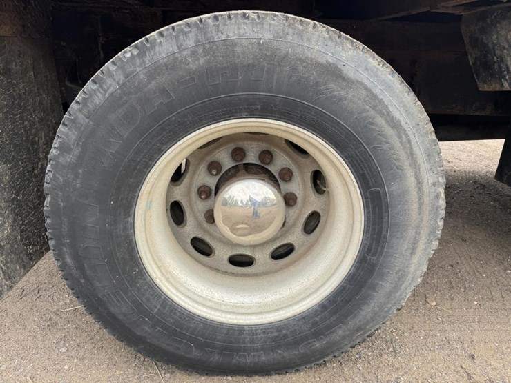 2003-peterbilt-330-image-76