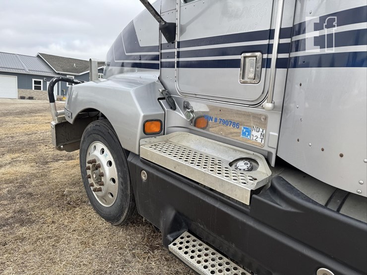 1998-kenworth-t600-image-18